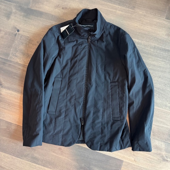 New with tags men’s Emporio Armani fitted jacket. Size 40 US